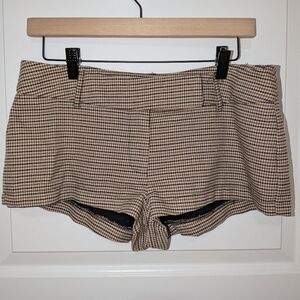 Forever 21 Stylish Tan Houndstooth Women's Shorts